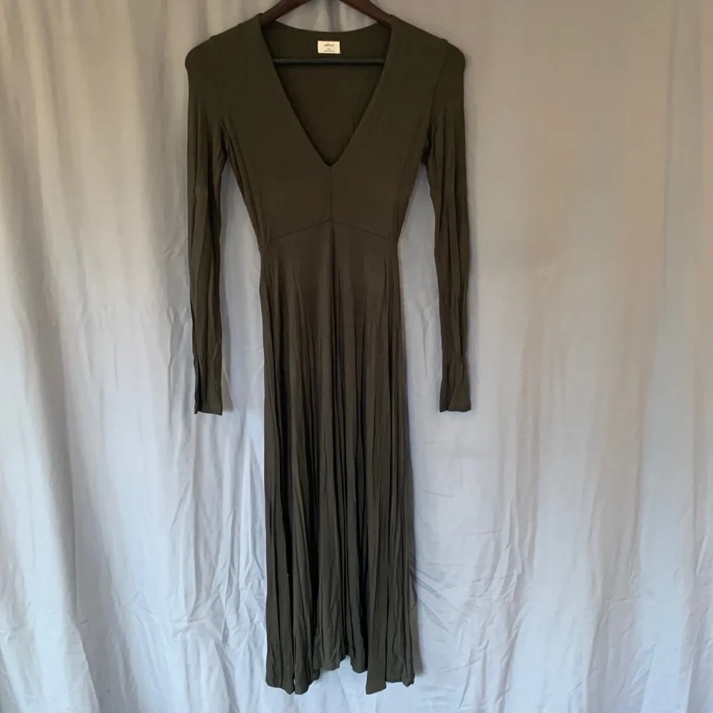 Forest Green Aritzia Dress - Picture 3 of 4